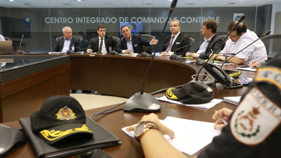 Prefeito de Niterói se reúne com a cúpula da segurança do estado