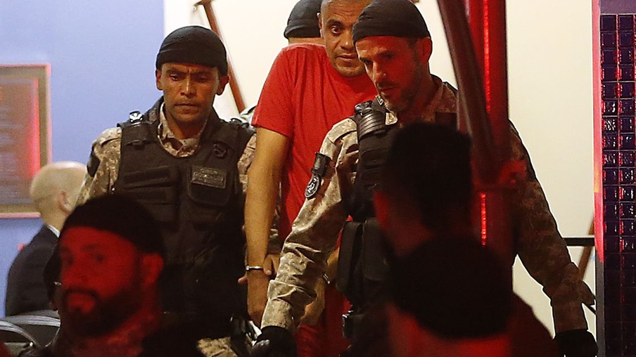 Agressor do deputado Jair Bolsonaro deixa a Polícia Federal em Juiz de Fora após cerca de três horas de interrogatório