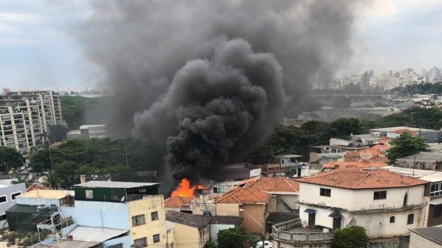 Avião cai em São Paulo