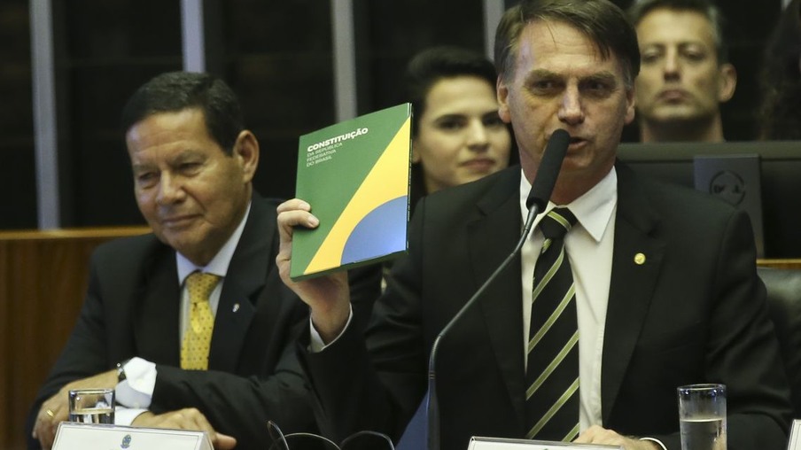 O presidente eleito Jair Bolsonaro participa no Congresso Nacional da sessão solene em comemoração aos 30 anos da Constituição Federal.