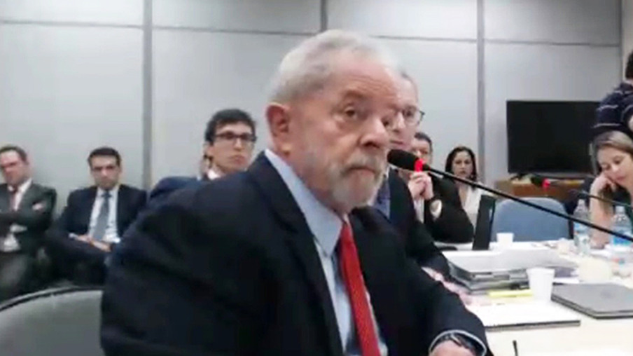 Lula nega que é dono de sítio em Atibaia