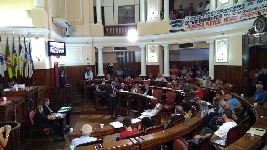 Câmara rejeita pedidos de impeachment contra Rodrigo Neves