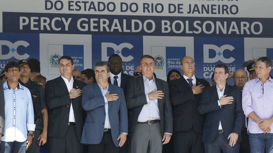 O presidente eleito Jair Bolsonaro participa da cerimônia de inauguração do 3º Colégio da Polícia Militar do Estado do Rio de Janeiro Percy Geraldo Bolsonaro.