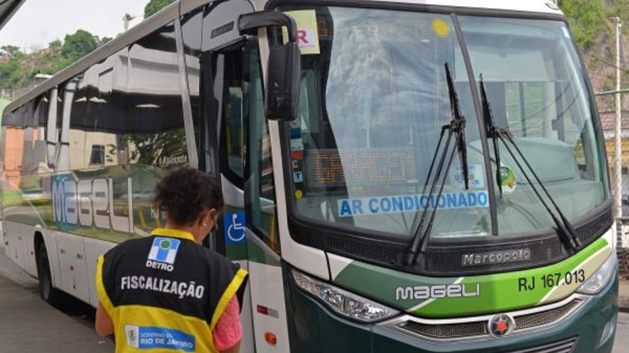 Detro realiza megaoperação para fiscalizar ônibus intermunicipais