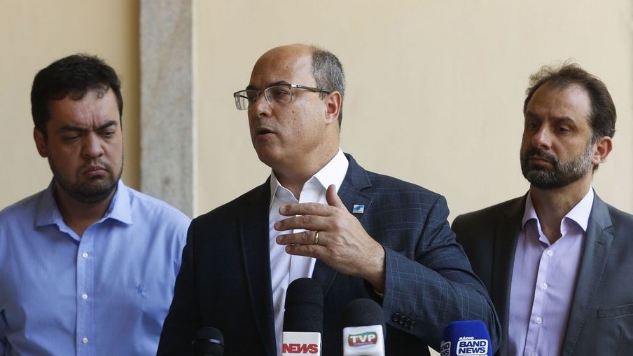 O governador do Rio de Janeiro, Wilson Witzel fala à imprensa após reunião com secretariado no Palácio Guanabara, em Laranjeiras, zona sul da capital fluminense.