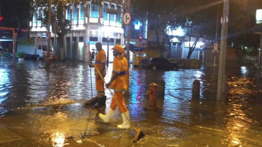 Chuva deixa 5 mortos no Rio