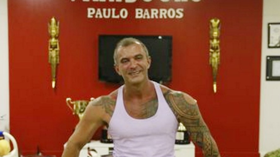 Carnavalesco Paulo Barros está novo em folha!