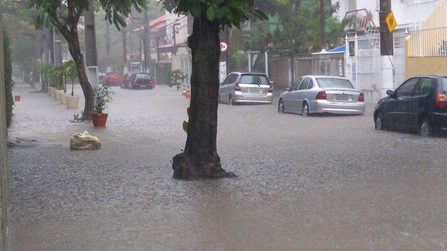 Previsão de chuva forte para as próximas horas em Niterói