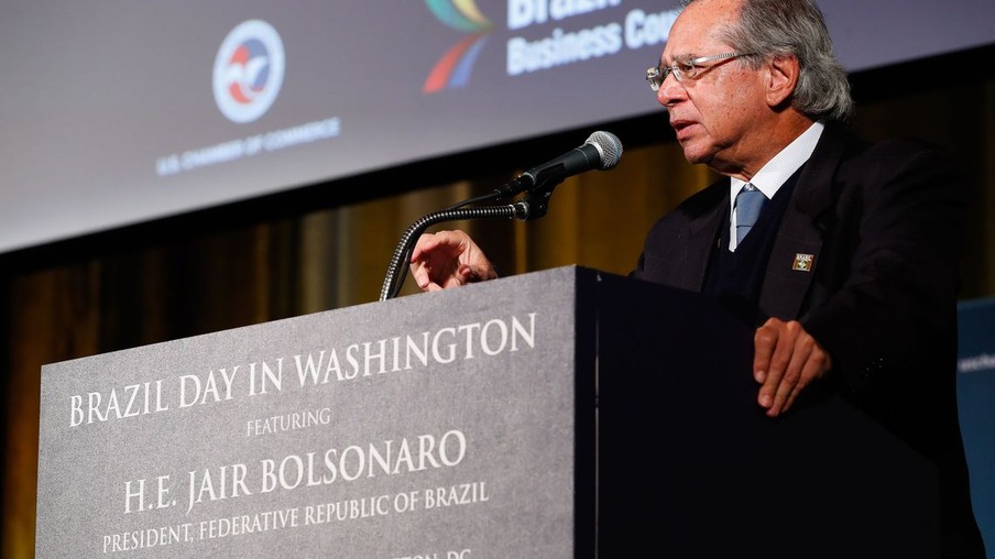 O ministro da Economia, Paulo Guedes, fala durante cerimônia de Assinatura de Atos na Câmara de Comércio dos EUA.