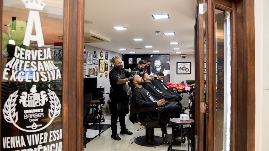 Barbearia Walter’s completa 1 ano em Niterói com lançamento de linha de produtos