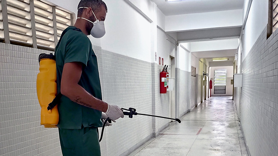 UFF inicia sanitização do Hospital Antônio Pedro