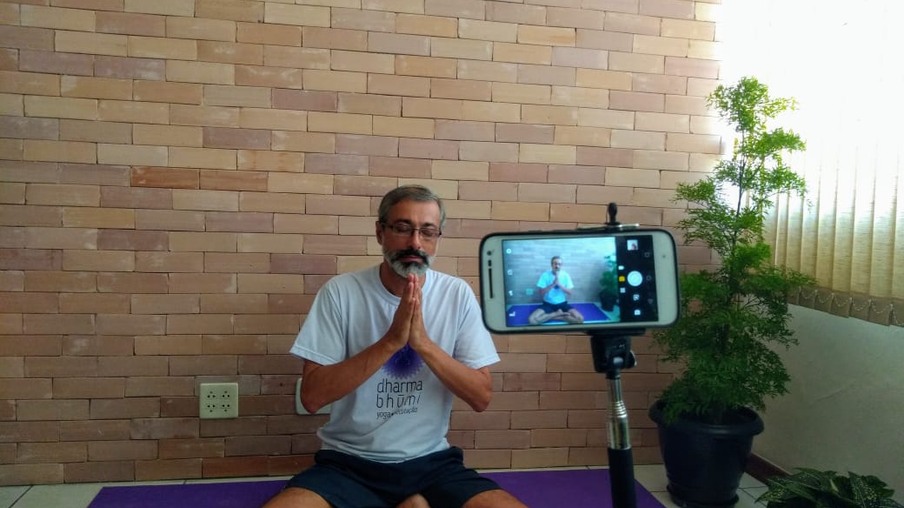 Estúdio de Yoga e Meditação de Niterói, realiza várias ações online para o público