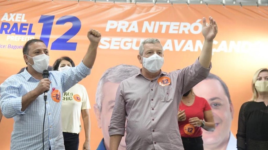 Rodrigo Neves e Axel Grael em campanha | Arquivo