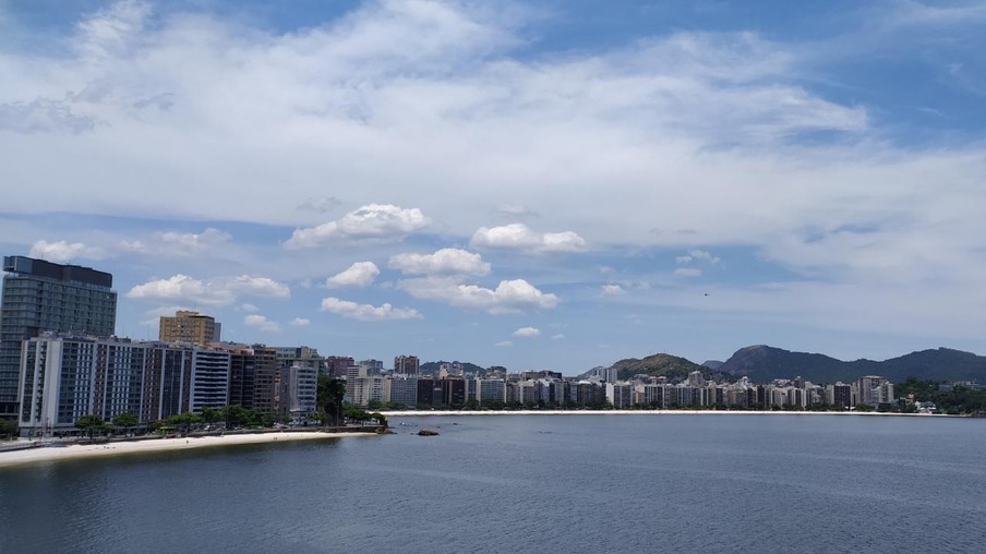 Comitês científicos recomendam que Niterói e Rio fechem shoppings, bares e restaurantes