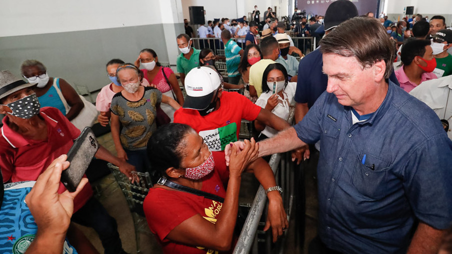 Bolsonaro: novo auxílio pode começar em março e durar até quatro meses