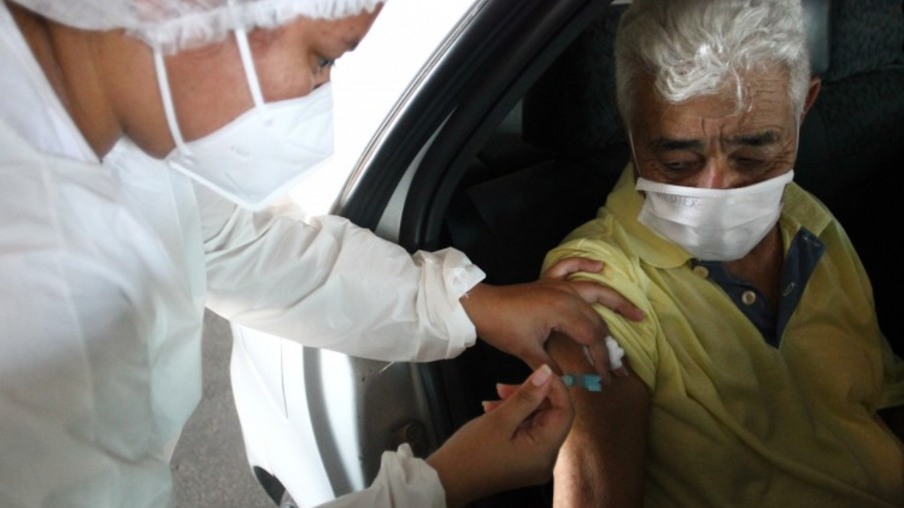 Niterói amplia vacinação para idosos acima de 87 anos nesta segunda-feira