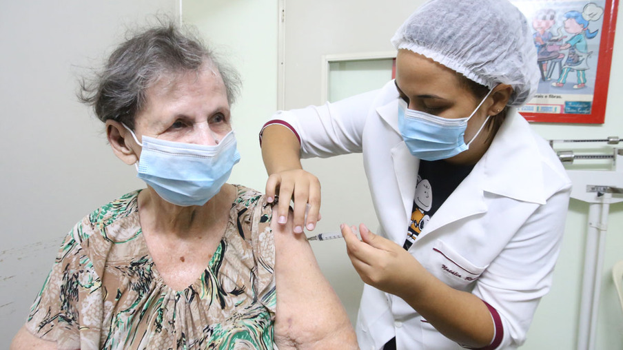 Niterói amplia vacinação contra Covid-19 para idosos acima de 88 anos