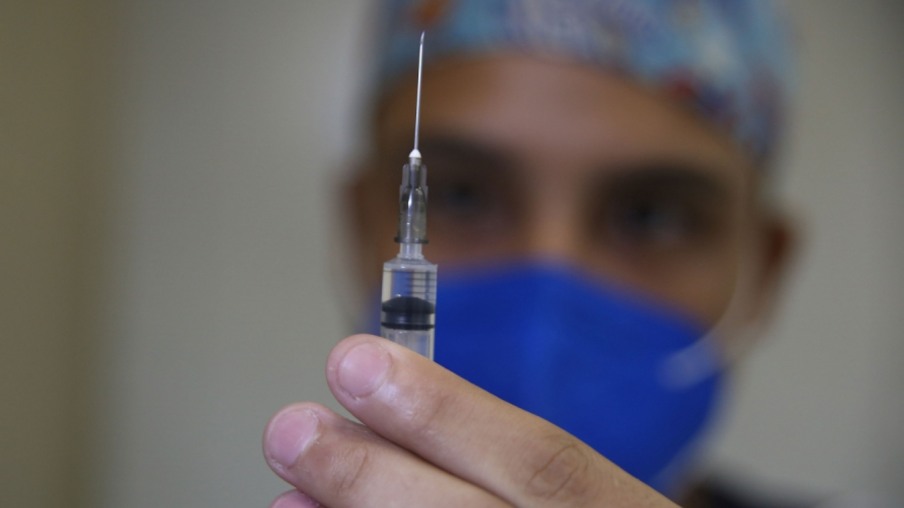 Confira os postos de vacinação contra a Covid-19 neste sábado em Niterói