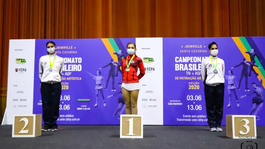 Patinação artística de Niterói faz bonito no Brasileiro e conquista várias medalhas