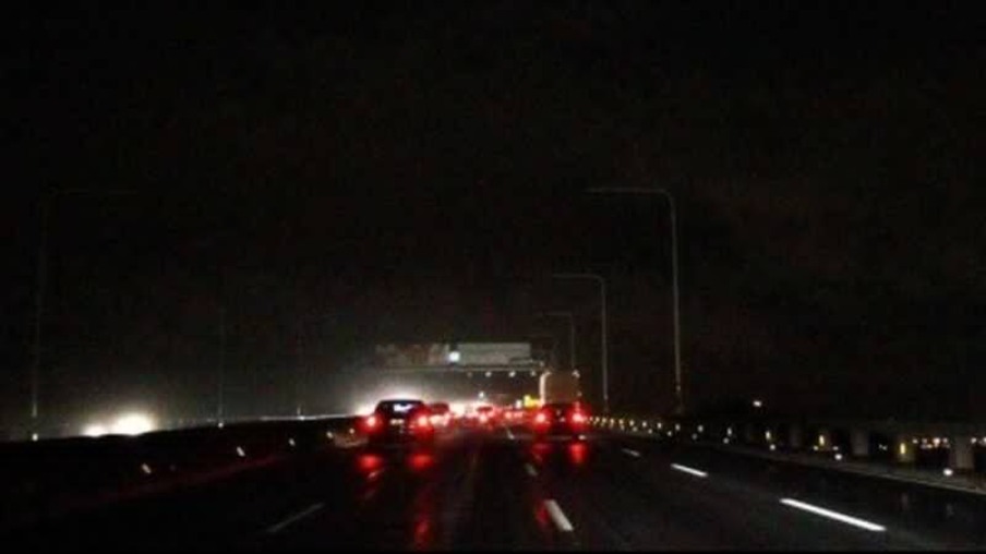 Ponte Rio-Niterói sem luz por causa de furto de cabos de energia