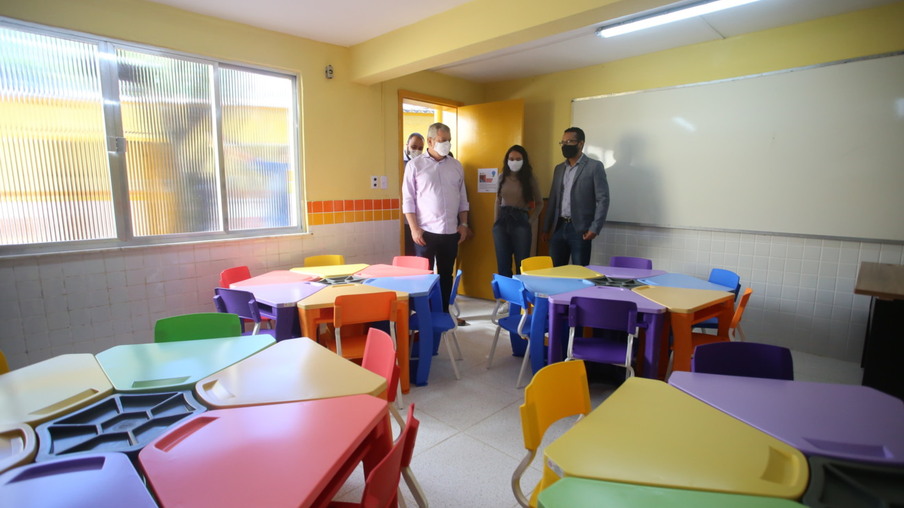Prefeitura de Niterói entrega nova escola reformada na Ititioca