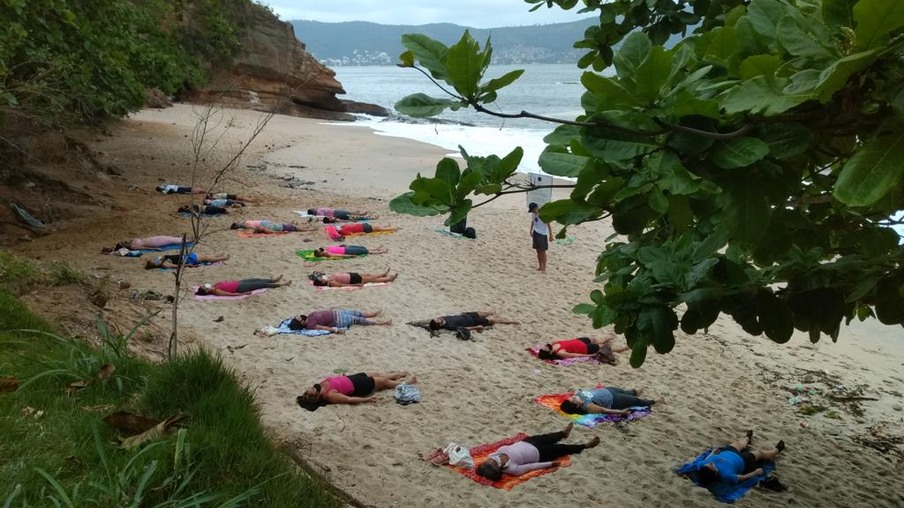 "Yoga na Praia" volta às areias de Niterói