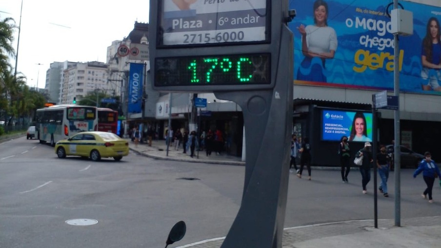 Frio em Niterói: termômetro marca 17ºC às 11h no Centro