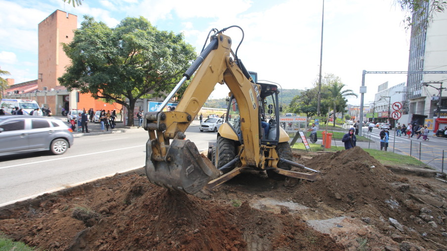 Intervenção acontece no Centro de Niterói; objetivo é garantir melhor fluidez no trânsito