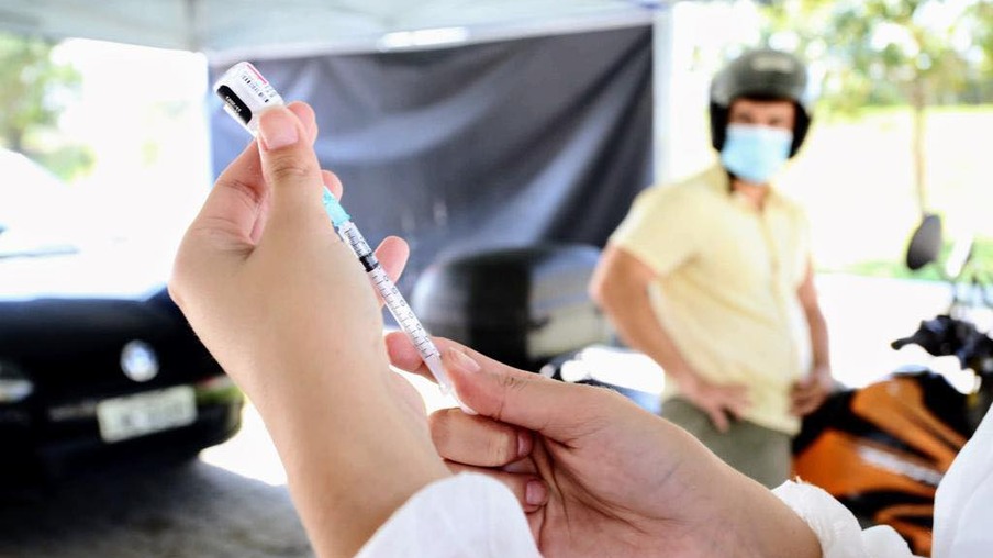 Niterói antecipa vacinação para população acima de 18 anos