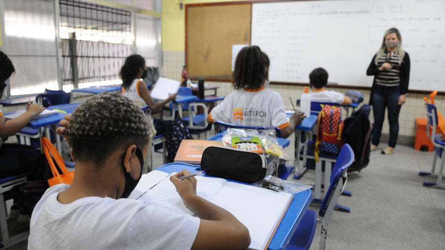 Mais 5 escolas municipais em Niterói reabriram com ensino híbrido