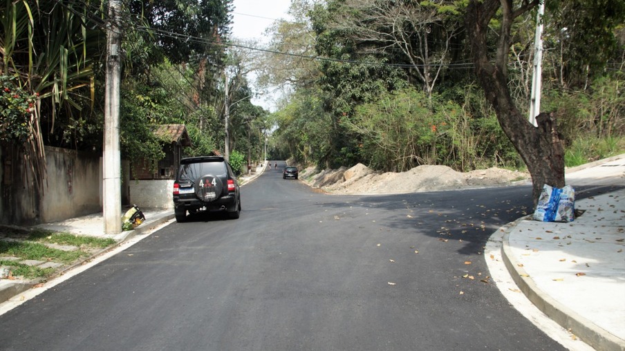 Niterói entrega obras de drenagem e pavimentação em Pendotiba