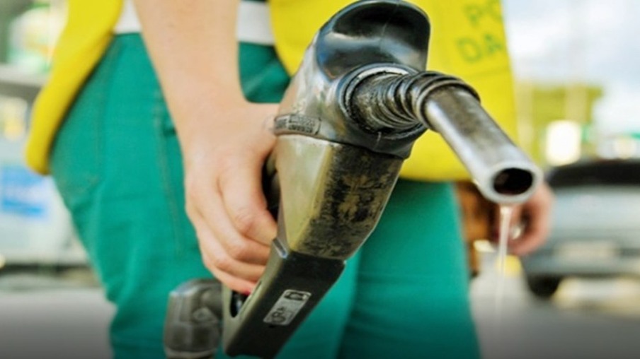 Gasolina comum atinge R$ 7,59 em Niterói