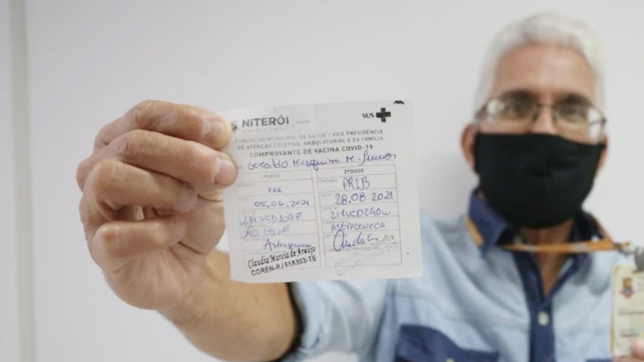 Exigência do comprovante da vacina em Niterói; entenda o novo decreto
