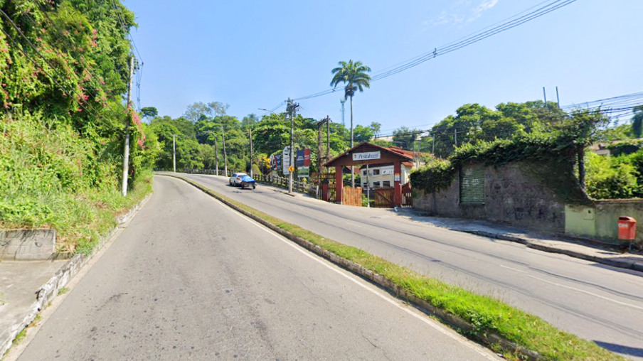 Niterói quer melhorias na sinalização viária do trecho na Estrada Caetano Monteiro próximo à Pestalozzi