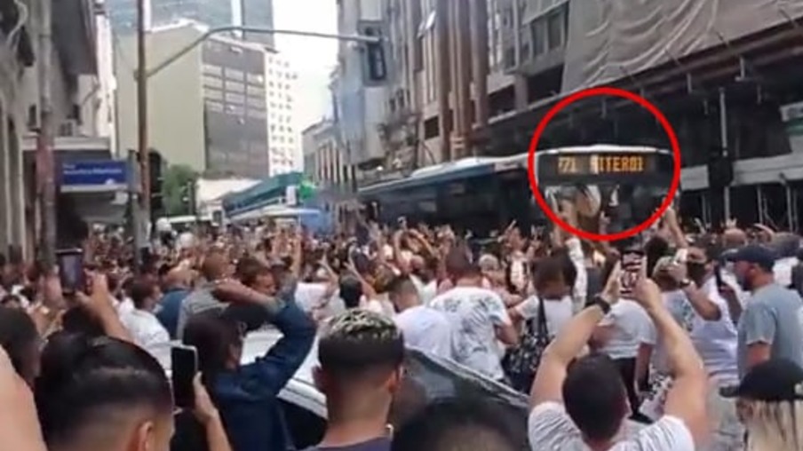 Vídeo mostra apoiadores do "Faraó dos bitcoins" em festa após boato de liberdade