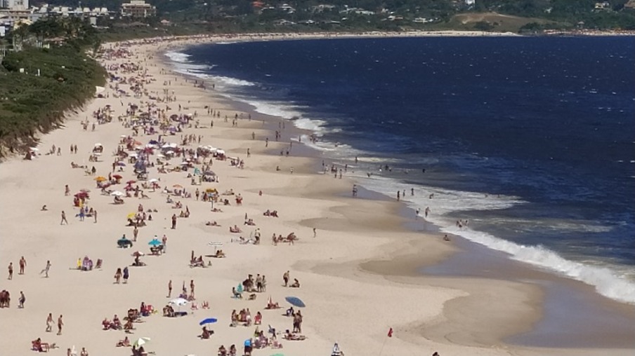Niterói tem praias movimentadas neste feriado