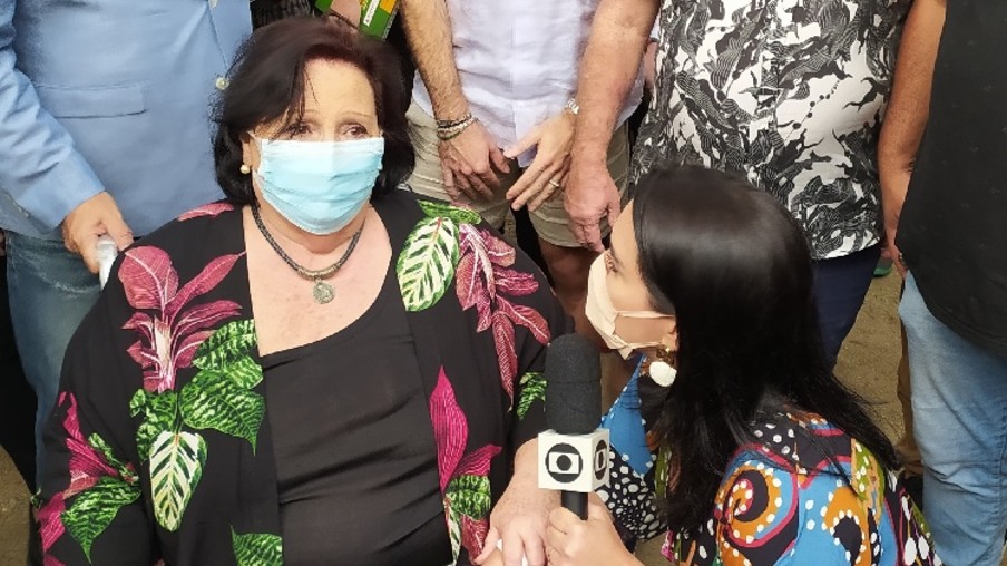 Mãe de Paulo Gustavo emociona Niterói em entrevista