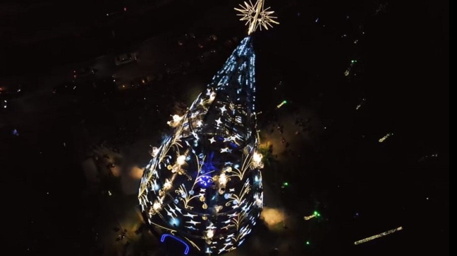 Vídeo mostra por todos os ângulos a Árvore de Natal de Niterói