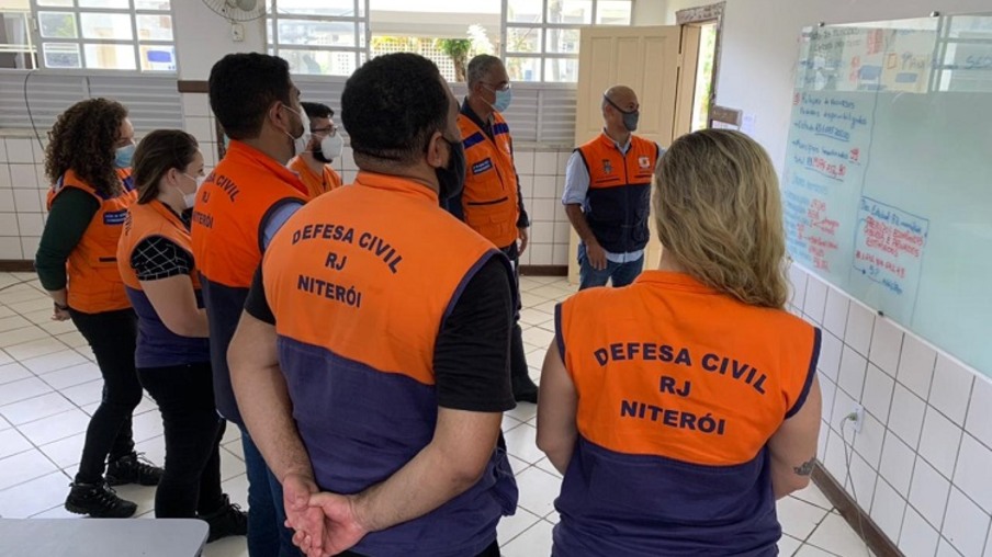 Especialistas em encostas de Niterói estão na Bahia para ajudar na tragédia das chuvas
