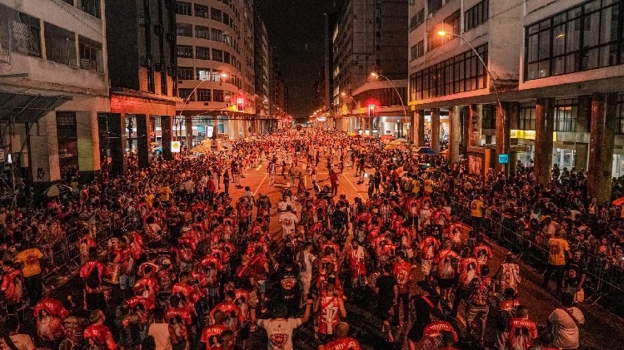Viradouro cancela ensaio de rua que aconteceria neste domingo em Niterói