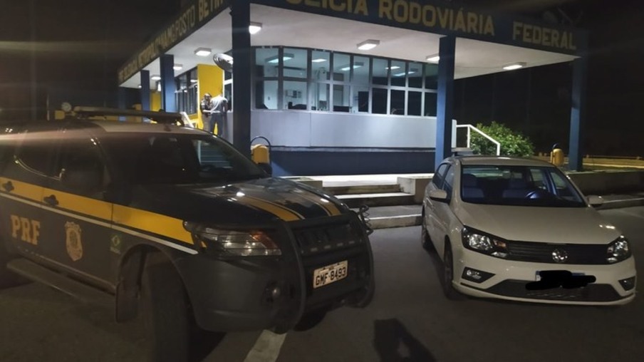 Carro furtado em Niterói é recuperado em Betim