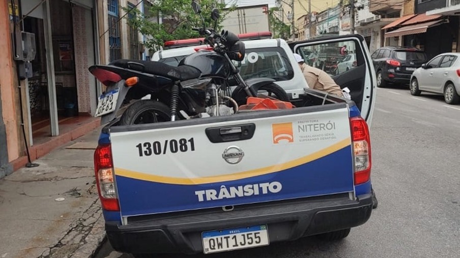 Guarda Municipal de Niterói recupera moto na Ponta D'areia