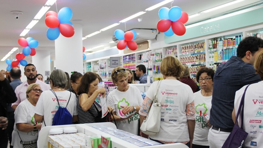 Rede de drogarias em Niterói coloca mais de 300 produtos em promoção