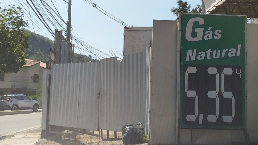Postos em Niterói amanhecem com GNV acima dos R$ 5.