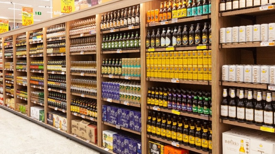 Supermercado Mundial de Niterói oferece 50% de desconto em cervejas