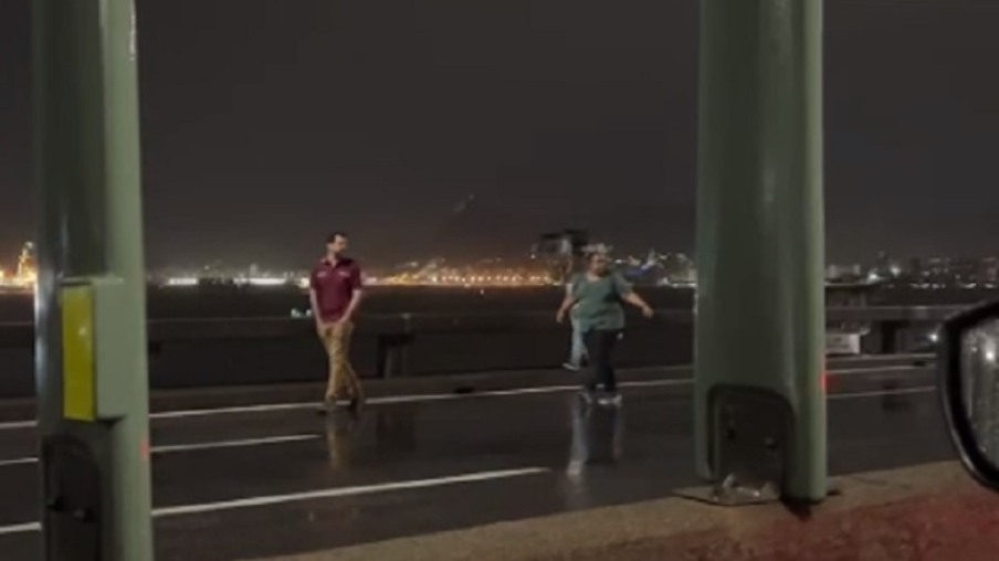 Vídeo: passageiros terminam a travessia da Ponte a pé
