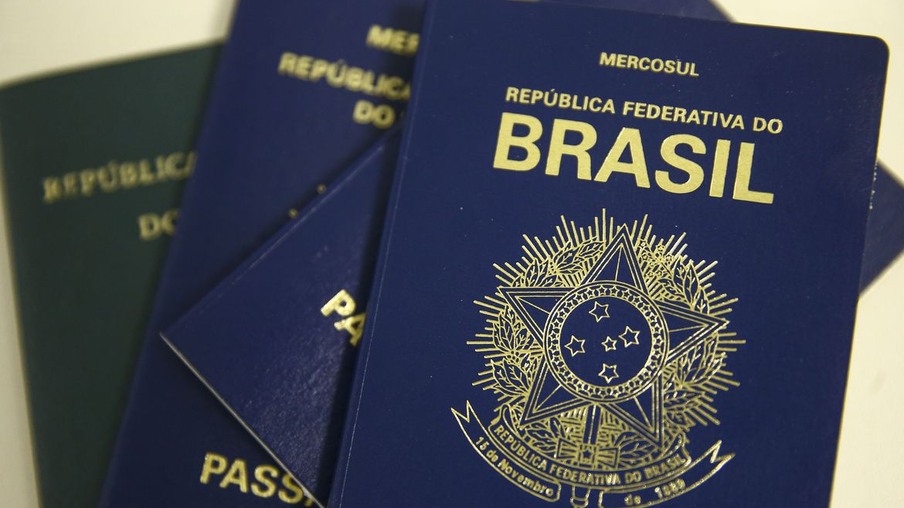 Passaporte brasileiro | Foto: Marcelo Camargo/Agência Brasil