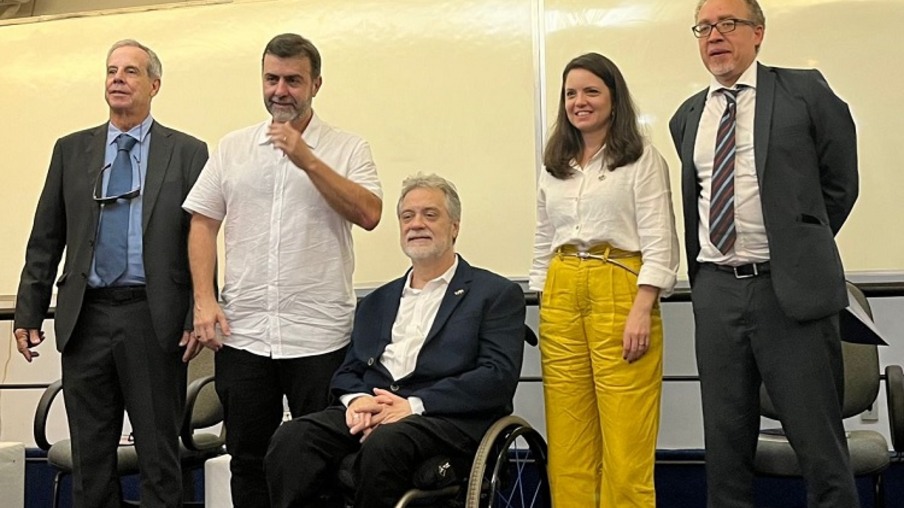 Paulo Novaes, Marcelo Freixo, Antonio Cláudio da Nóbrega, Jaqueline Gil e João Evangelista.