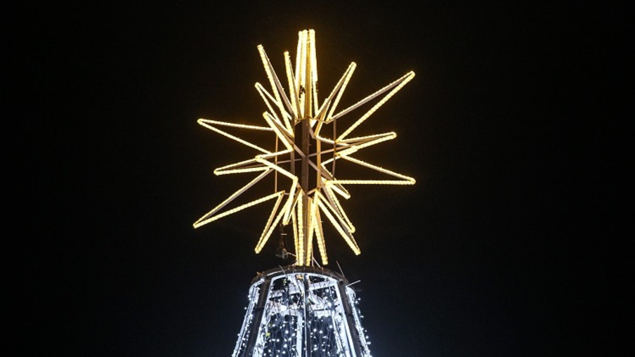 Iluminação de Natal em Piratininga | 
Foto: Lucas Benevides