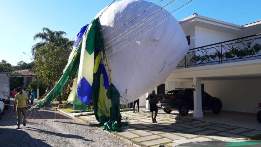 Mais um balão é apreendido em Niterói